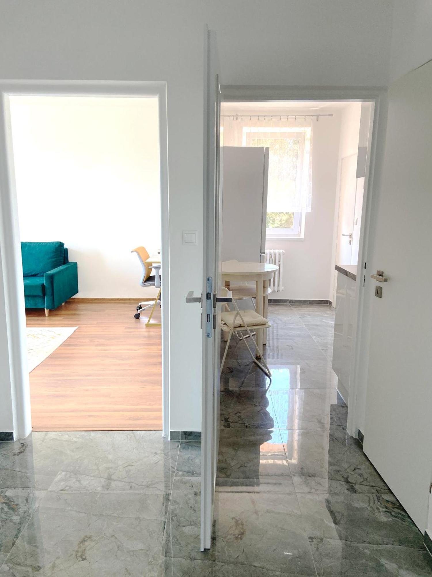 New Colorful Apartment With Big Balcony Bratislava Ngoại thất bức ảnh